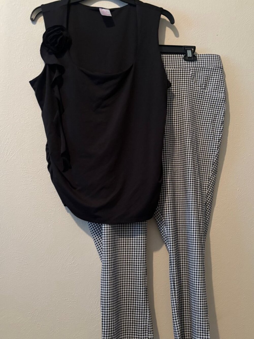 Time and Tru Women's Black and White Fitted Stretch Jegging Capri - Size XXL